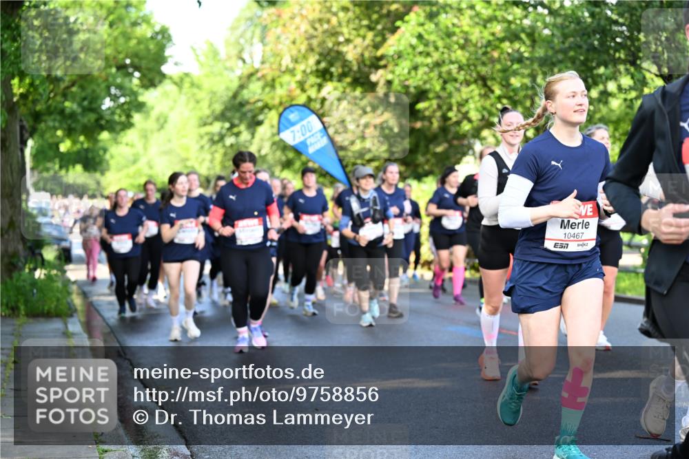 14.06.2026 - REWE Women's Run Dr. Thomas Lammeyer http://msf.ph/oto/9758856 14.06.2026 09:23:09 Laufen 7, 00, 10467, 7 meine-sportfotos.de