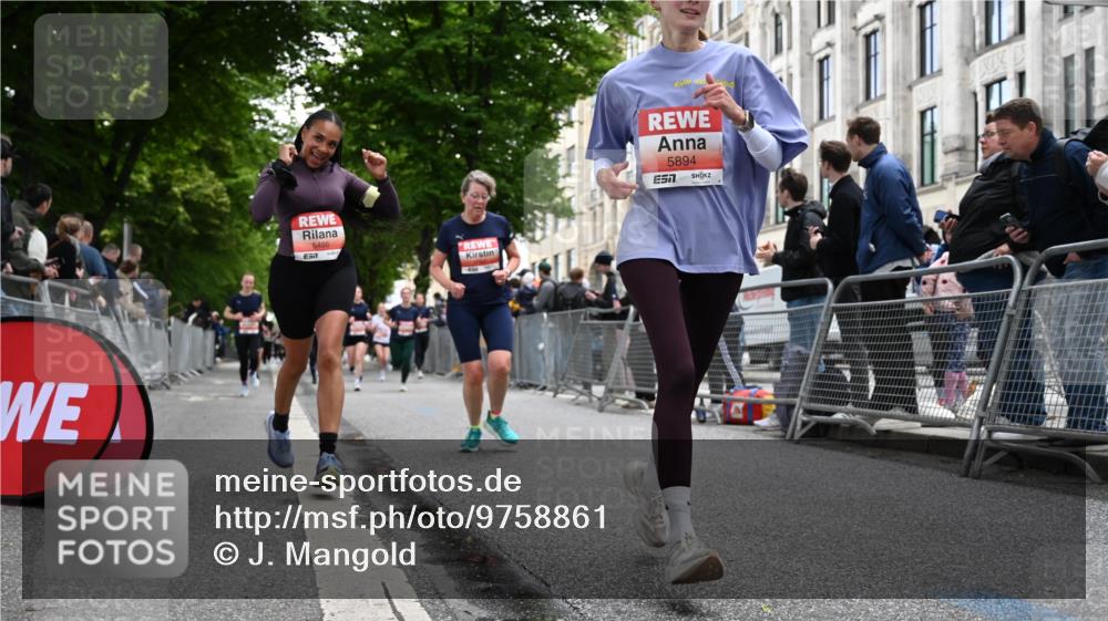 14.06.2026 - REWE Women's Run J. Mangold http://msf.ph/oto/9758861 14.06.2026 11:00:26 Ziel 5193, 5328, 5435, 5440, 5453, 5486, 5716, 5764, 5894, 6055, 6061 meine-sportfotos.de
