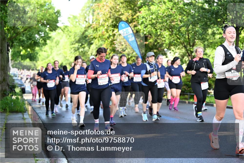 14.06.2026 - REWE Women's Run Dr. Thomas Lammeyer http://msf.ph/oto/9758870 14.06.2026 09:23:10 Laufen 7, 00, 10249 meine-sportfotos.de