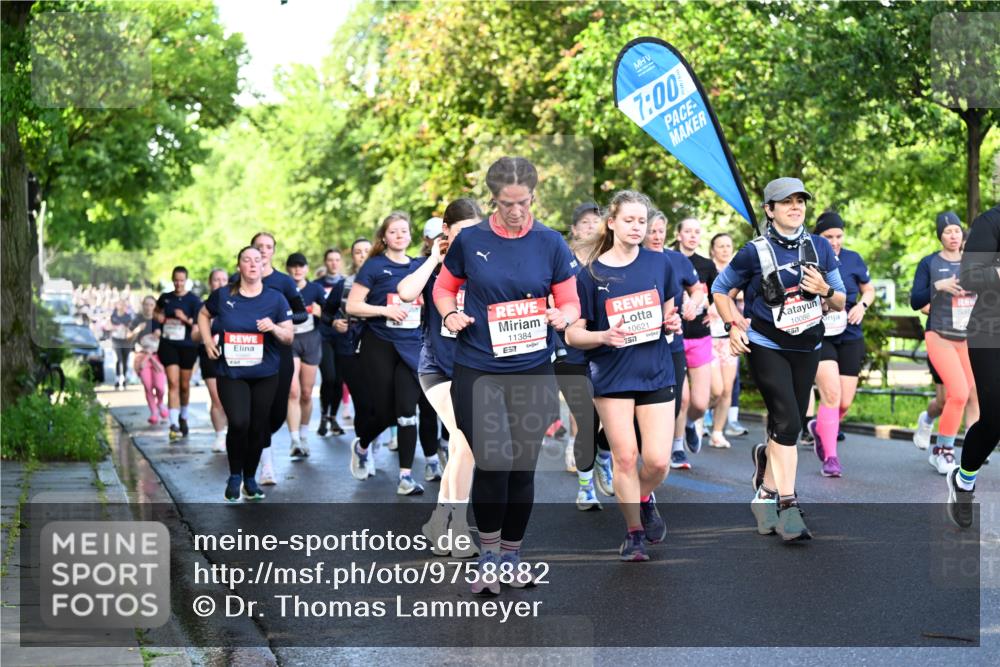 14.06.2026 - REWE Women's Run Dr. Thomas Lammeyer http://msf.ph/oto/9758882 14.06.2026 09:23:11 Laufen 11384, 57, 10621, 1517, 7, 00, 10086 meine-sportfotos.de