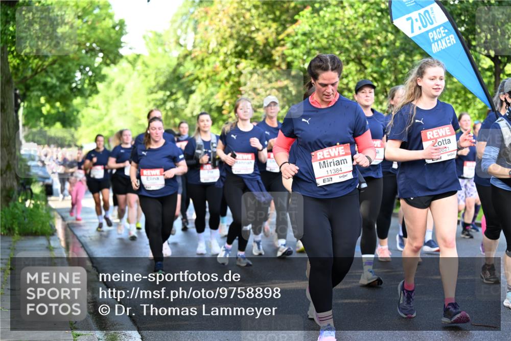 14.06.2026 - REWE Women's Run Dr. Thomas Lammeyer http://msf.ph/oto/9758898 14.06.2026 09:23:12 Laufen 11384, 57, 7, 00, 0621 meine-sportfotos.de