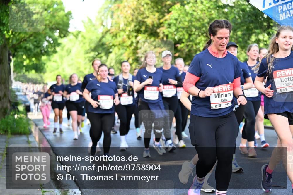 14.06.2026 - REWE Women's Run Dr. Thomas Lammeyer http://msf.ph/oto/9758904 14.06.2026 09:23:12 Laufen 11384, 7, 10621, 7 meine-sportfotos.de