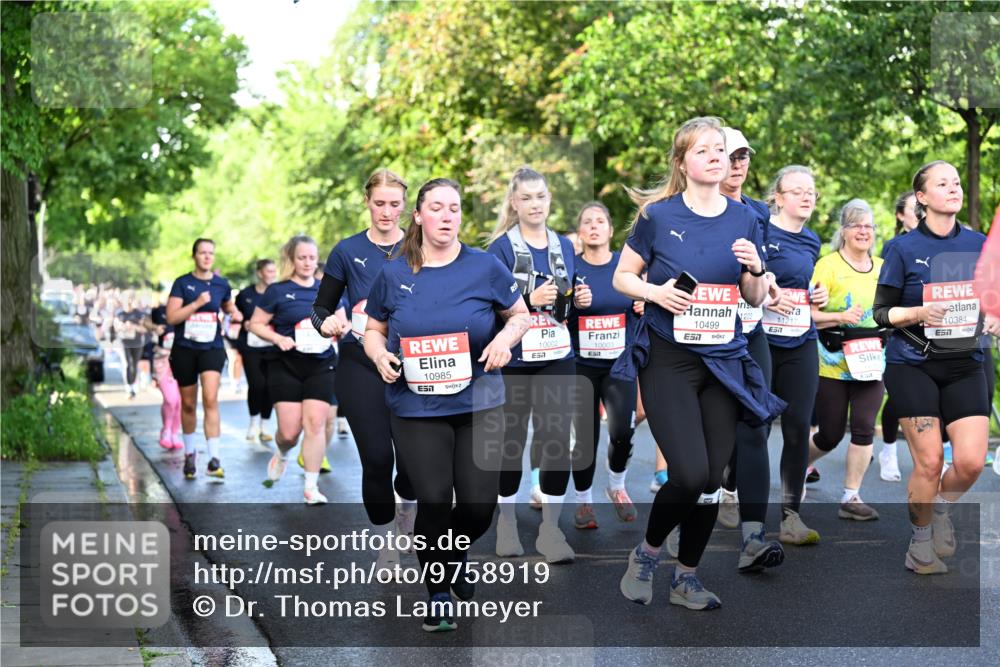 14.06.2026 - REWE Women's Run Dr. Thomas Lammeyer http://msf.ph/oto/9758919 14.06.2026 09:23:13 Laufen 10985, 7, 10002, 10499, 1222, 11217, 57, 7, 10003, 57, 10384, 7 meine-sportfotos.de