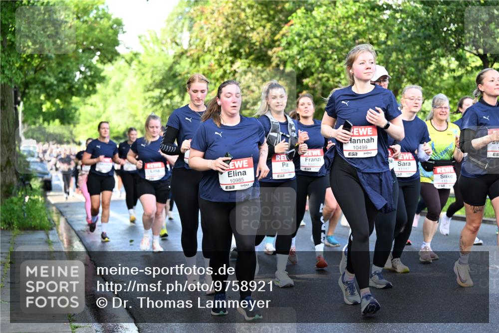 14.06.2026 - REWE Women's Run Dr. Thomas Lammeyer http://msf.ph/oto/9758921 14.06.2026 09:23:13 Laufen 10985, 7, 10002, 7, 10003, 657, 10499, 11217, 1135 meine-sportfotos.de