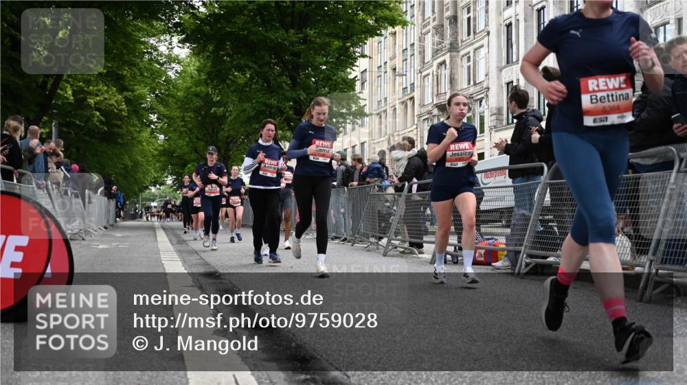 14.06.2026 - REWE Women's Run J. Mangold http://msf.ph/oto/9759028 14.06.2026 11:00:44 Ziel 5025, 5041, 5087, 5146, 5270, 5307, 5364, 5455, 5481, 5507, 5599, 5618, 5672, 5874, 5941 meine-sportfotos.de