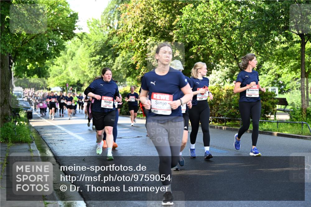 14.06.2026 - REWE Women's Run Dr. Thomas Lammeyer http://msf.ph/oto/9759054 14.06.2026 09:23:24 Laufen 11420, 10957, 10460, 10591 meine-sportfotos.de