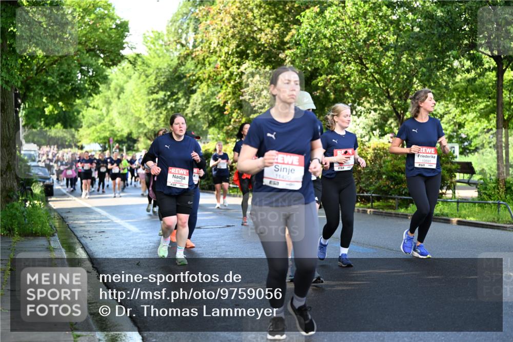 14.06.2026 - REWE Women's Run Dr. Thomas Lammeyer http://msf.ph/oto/9759056 14.06.2026 09:23:24 Laufen 10957, 11420, 10591 meine-sportfotos.de