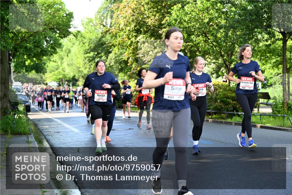 14.06.2026 - REWE Women's Run Dr. Thomas Lammeyer http://msf.ph/oto/9759057 14.06.2026 09:23:24 Laufen 10957, 11420, 10591, 460 meine-sportfotos.de