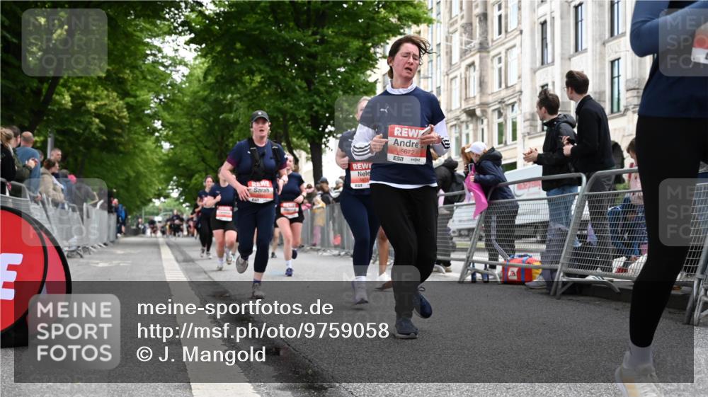 14.06.2026 - REWE Women's Run J. Mangold http://msf.ph/oto/9759058 14.06.2026 11:00:46 Ziel 5041, 5087, 5146, 5270, 5307, 5364, 5455, 5481, 5507, 5599, 5603, 5618, 5672, 5874, 5941 meine-sportfotos.de