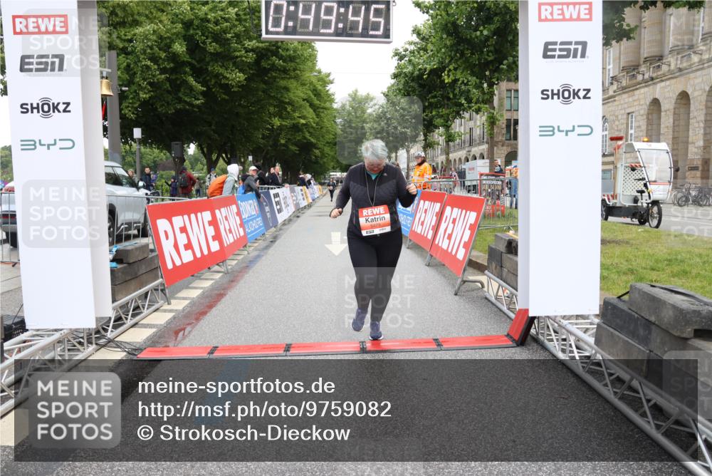 14.06.2026 - REWE Women's Run Strokosch-Dieckow http://msf.ph/oto/9759082 14.06.2026 11:20:13 Ziel 5479 meine-sportfotos.de