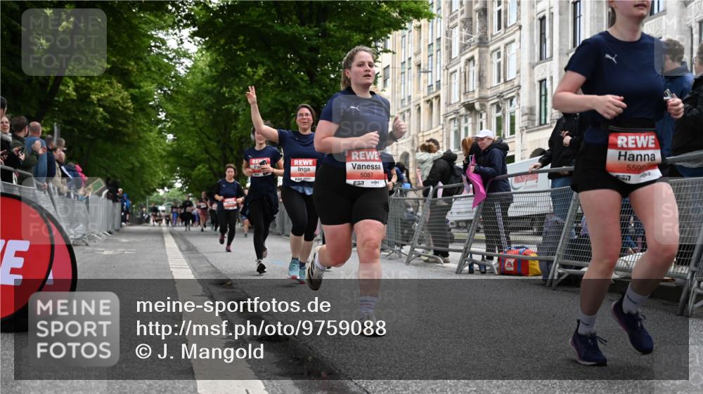 14.06.2026 - REWE Women's Run J. Mangold http://msf.ph/oto/9759088 14.06.2026 11:00:49 Ziel 5041, 5087, 5146, 5270, 5455, 5481, 5507, 5599, 5603, 5618, 5672, 5771, 5874 meine-sportfotos.de