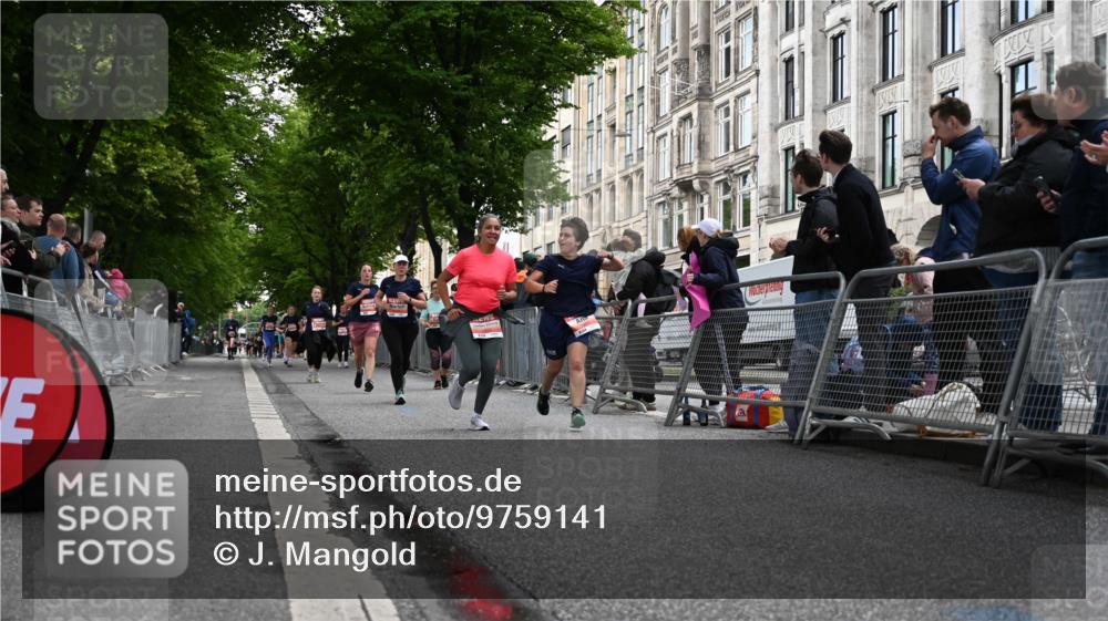 14.06.2026 - REWE Women's Run J. Mangold http://msf.ph/oto/9759141 14.06.2026 11:00:55 Ziel 5419, 5421, 5603, 5771, 5948, 5952, 6025 meine-sportfotos.de