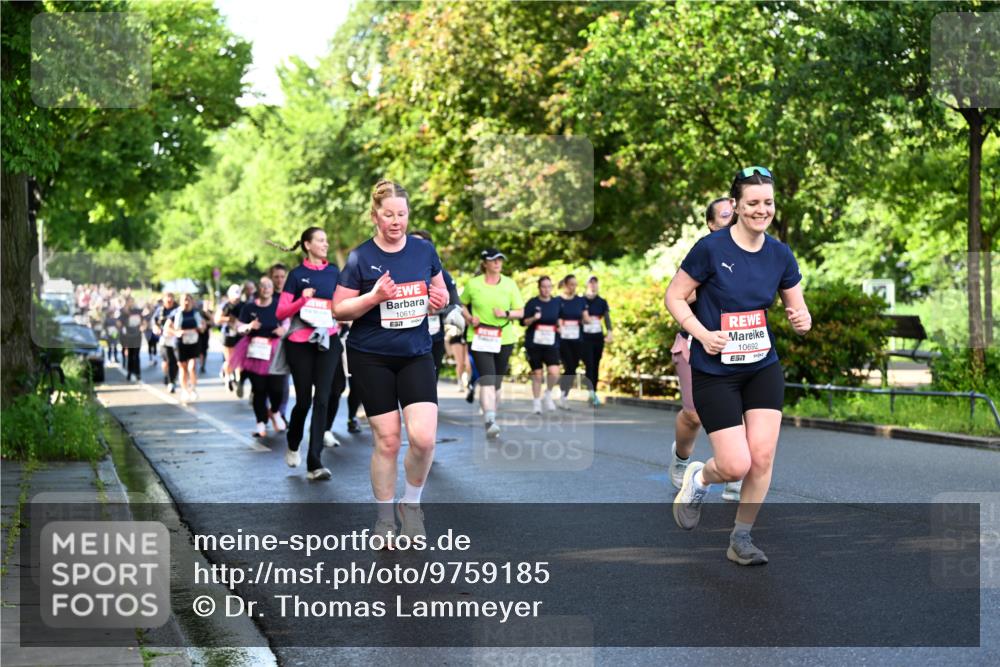 14.06.2026 - REWE Women's Run Dr. Thomas Lammeyer http://msf.ph/oto/9759185 14.06.2026 09:23:37 Laufen 10612, 657, 10692, 7 meine-sportfotos.de
