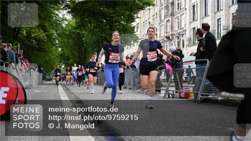 14.06.2026 - REWE Women's Run J. Mangold http://msf.ph/oto/9759215 14.06.2026 11:01:03 Ziel 5115, 5262, 5315, 5326, 5419, 5421, 5748, 5824, 5864, 5880, 6025 meine-sportfotos.de