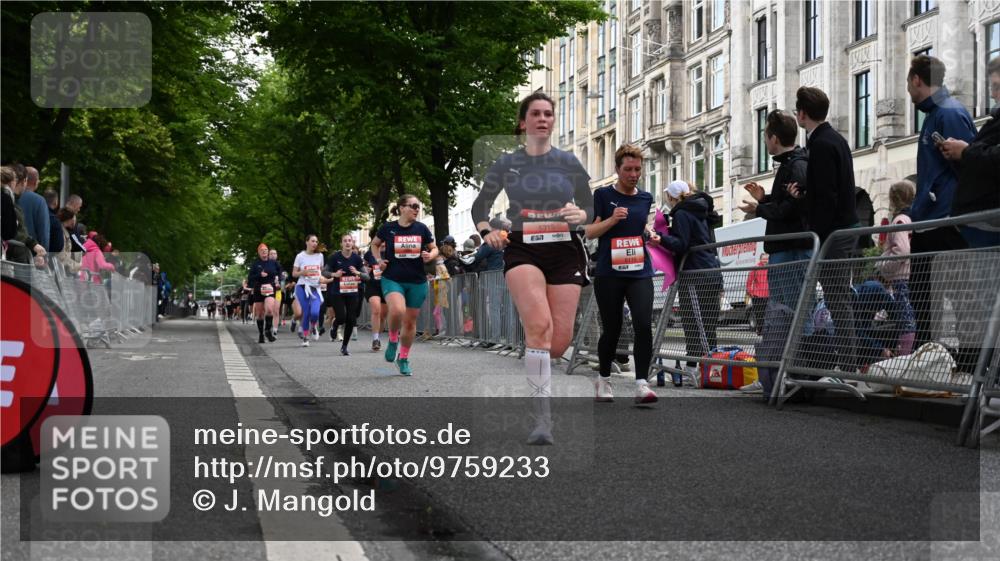 14.06.2026 - REWE Women's Run J. Mangold http://msf.ph/oto/9759233 14.06.2026 11:01:05 Ziel 5062, 5115, 5262, 5315, 5326, 5690, 5748, 5824, 5864, 5880, 5966 meine-sportfotos.de