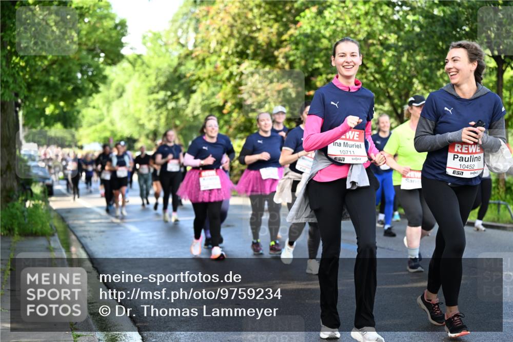 14.06.2026 - REWE Women's Run Dr. Thomas Lammeyer http://msf.ph/oto/9759234 14.06.2026 09:23:41 Laufen 10711, 10452, 7 meine-sportfotos.de