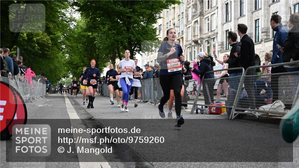 14.06.2026 - REWE Women's Run J. Mangold http://msf.ph/oto/9759260 14.06.2026 11:01:08 Ziel 5029, 5062, 5115, 5234, 5315, 5351, 5648, 5690, 5748, 5845, 5864, 5880, 5966 meine-sportfotos.de