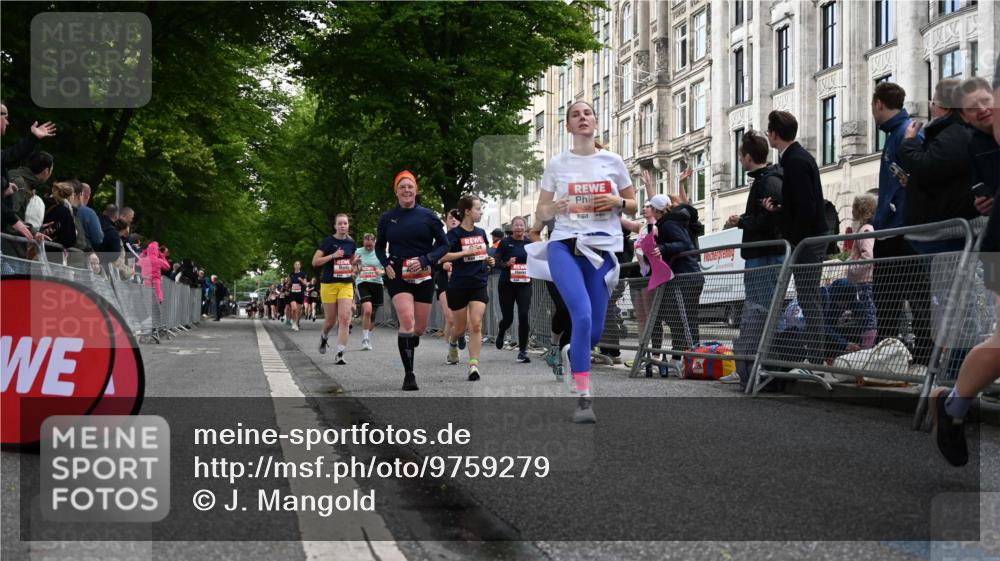 14.06.2026 - REWE Women's Run J. Mangold http://msf.ph/oto/9759279 14.06.2026 11:01:09 Ziel 5029, 5062, 5115, 5234, 5315, 5351, 5648, 5690, 5748, 5845, 5864, 5880, 5966 meine-sportfotos.de