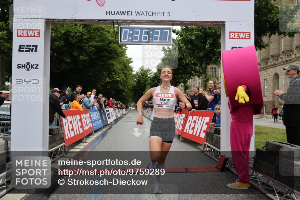 14.06.2026 - REWE Women's Run Strokosch-Dieckow http://msf.ph/oto/9759289 14.06.2026 09:37:00 Ziel 11246 meine-sportfotos.de