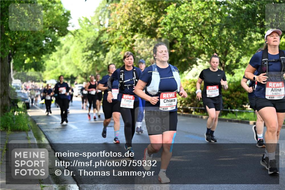 14.06.2026 - REWE Women's Run Dr. Thomas Lammeyer http://msf.ph/oto/9759332 14.06.2026 09:23:48 Laufen 11064, 11085, 10829 meine-sportfotos.de