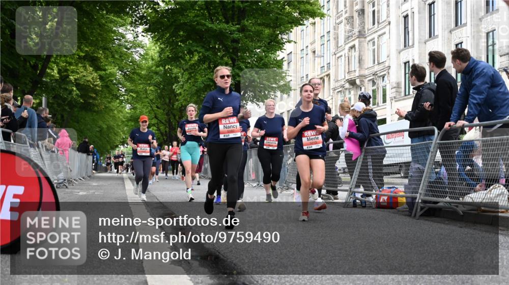 14.06.2026 - REWE Women's Run J. Mangold http://msf.ph/oto/9759490 14.06.2026 11:01:37 Ziel 5022, 5092, 5141, 5160, 5194, 5213, 5241, 5518, 5520, 5586, 5641, 5659, 5720, 5721, 5776, 5917, 5921 meine-sportfotos.de