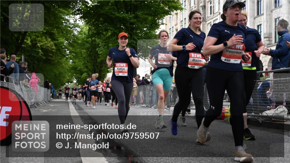 14.06.2026 - REWE Women's Run J. Mangold http://msf.ph/oto/9759507 14.06.2026 11:01:40 Ziel 5092, 5121, 5141, 5160, 5170, 5194, 5213, 5241, 5343, 5398, 5410, 5518, 5520, 5546, 5586, 5641, 5659, 5776, 5917, 5921 meine-sportfotos.de
