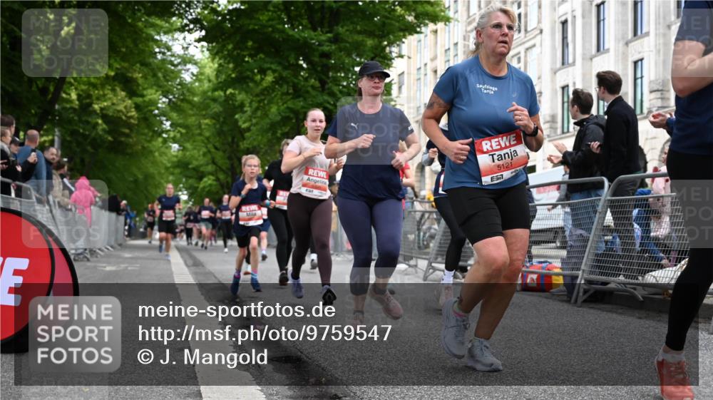 14.06.2026 - REWE Women's Run J. Mangold http://msf.ph/oto/9759547 14.06.2026 11:01:45 Ziel 5121, 5170, 5194, 5343, 5398, 5410, 5456, 5518, 5546, 5607, 5609, 5610, 5641, 5853, 5917, 5992, 6060 meine-sportfotos.de