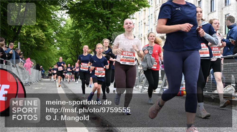 14.06.2026 - REWE Women's Run J. Mangold http://msf.ph/oto/9759555 14.06.2026 11:01:46 Ziel 5121, 5170, 5194, 5343, 5398, 5410, 5456, 5514, 5518, 5546, 5607, 5609, 5610, 5853, 5865, 5992, 6060 meine-sportfotos.de