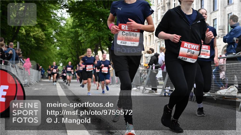 14.06.2026 - REWE Women's Run J. Mangold http://msf.ph/oto/9759572 14.06.2026 11:01:48 Ziel 5049, 5121, 5170, 5343, 5398, 5410, 5456, 5514, 5546, 5601, 5607, 5609, 5610, 5853, 5865, 5882, 5992, 6060 meine-sportfotos.de