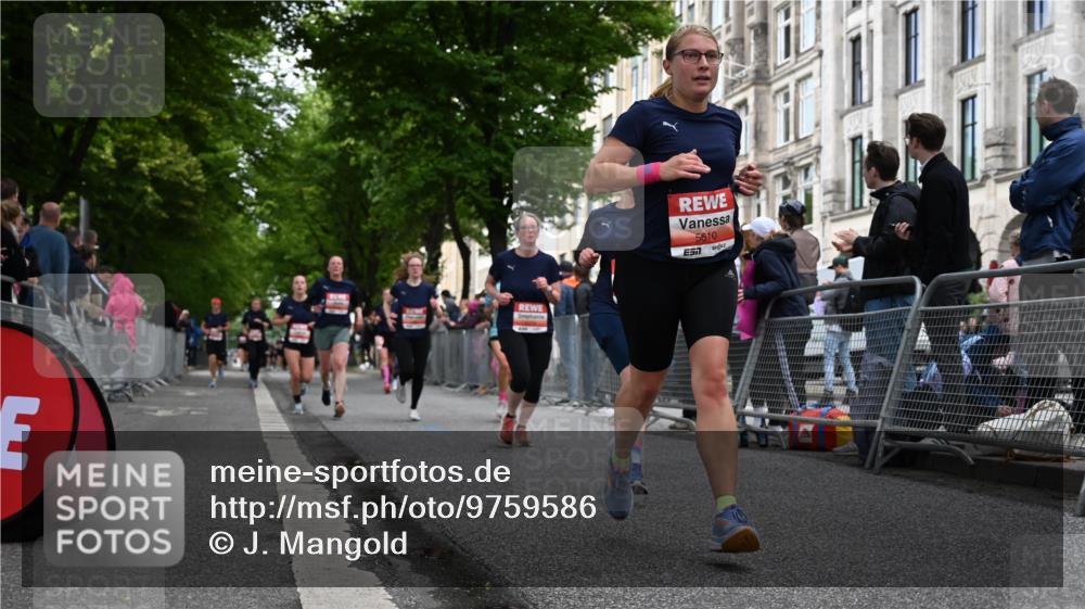 14.06.2026 - REWE Women's Run J. Mangold http://msf.ph/oto/9759586 14.06.2026 11:01:50 Ziel 5049, 5170, 5310, 5398, 5410, 5456, 5514, 5601, 5607, 5609, 5610, 5853, 5865, 5882, 5992, 6060 meine-sportfotos.de