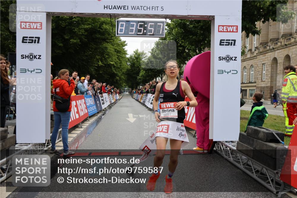 14.06.2026 - REWE Women's Run Strokosch-Dieckow http://msf.ph/oto/9759587 14.06.2026 09:36:20 Ziel 10051 meine-sportfotos.de
