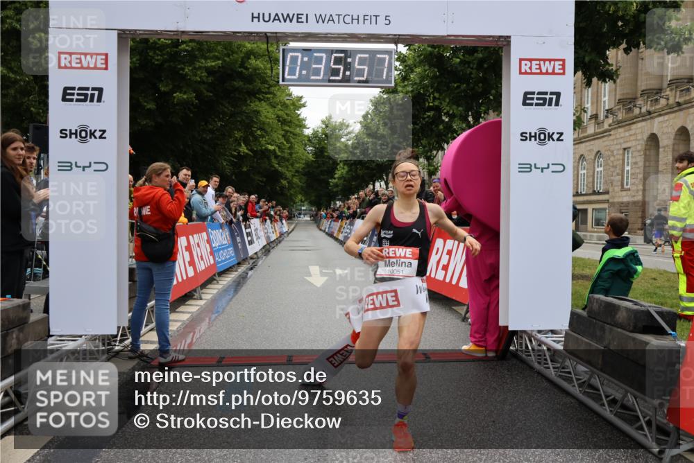 14.06.2026 - REWE Women's Run Strokosch-Dieckow http://msf.ph/oto/9759635 14.06.2026 09:36:20 Ziel 10051 meine-sportfotos.de
