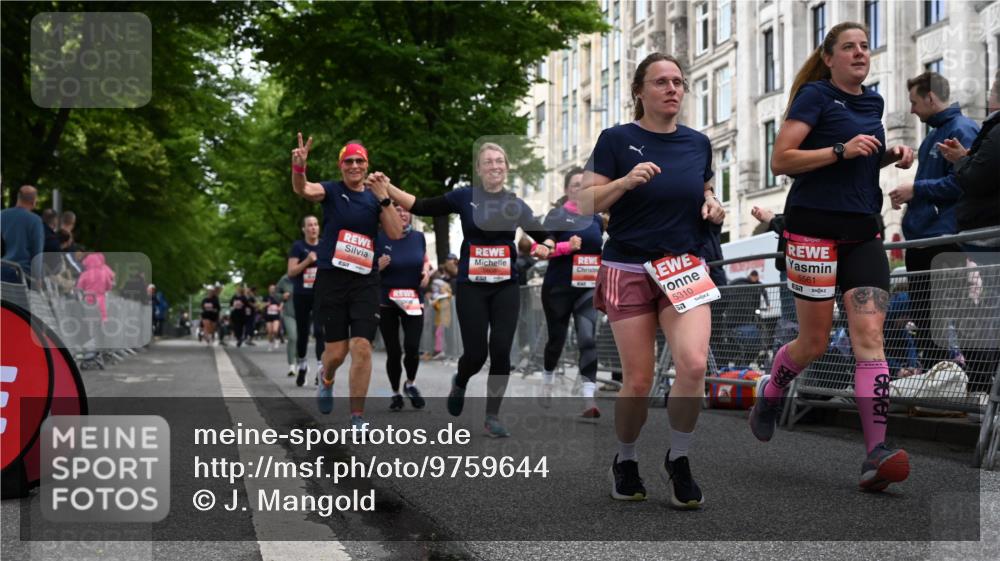 14.06.2026 - REWE Women's Run J. Mangold http://msf.ph/oto/9759644 14.06.2026 11:01:56 Ziel 5027, 5049, 5192, 5261, 5310, 5511, 5514, 5561, 5601, 5608, 5689, 5865, 5882 meine-sportfotos.de