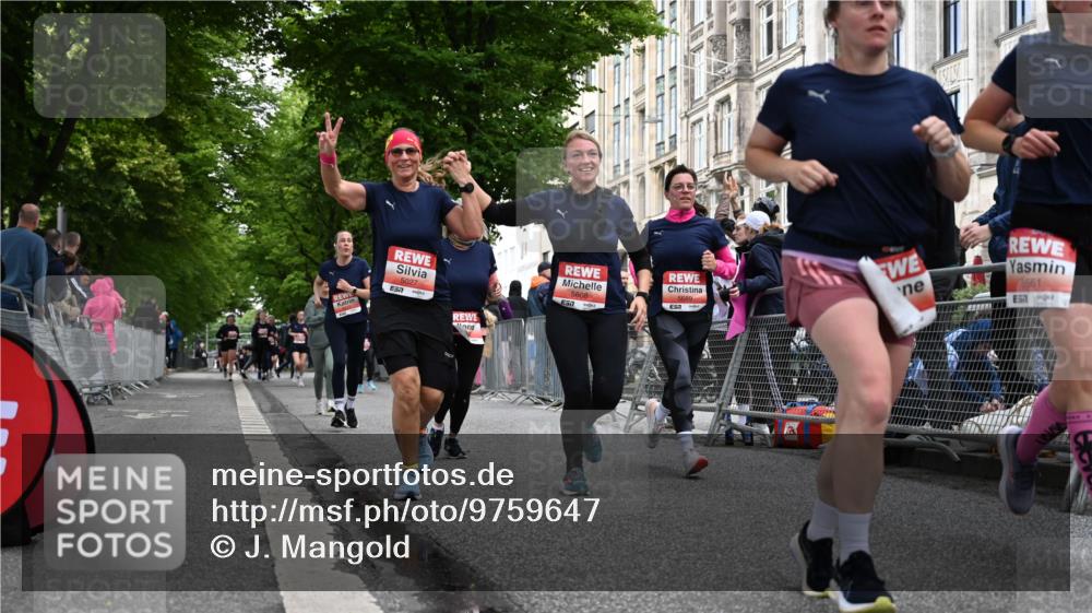 14.06.2026 - REWE Women's Run J. Mangold http://msf.ph/oto/9759647 14.06.2026 11:01:57 Ziel 5027, 5049, 5192, 5261, 5310, 5511, 5561, 5601, 5608, 5685, 5689, 5882 meine-sportfotos.de