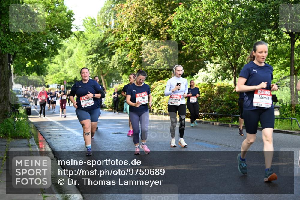 14.06.2026 - REWE Women's Run Dr. Thomas Lammeyer http://msf.ph/oto/9759689 14.06.2026 09:24:16 Laufen 10941, 10187, 317, 10695, 57 meine-sportfotos.de