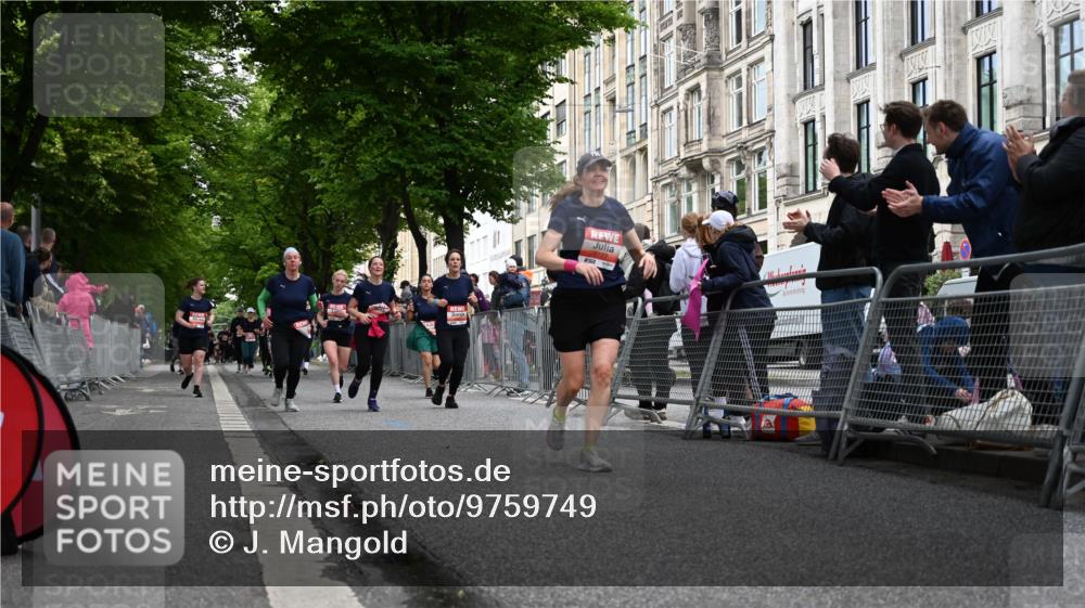 14.06.2026 - REWE Women's Run J. Mangold http://msf.ph/oto/9759749 14.06.2026 11:02:15 Ziel 5133, 5179, 5644, 5704, 5777, 5802, 5935 meine-sportfotos.de
