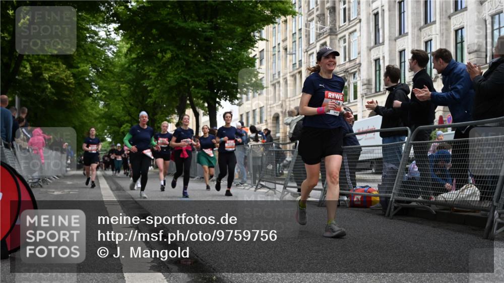 14.06.2026 - REWE Women's Run J. Mangold http://msf.ph/oto/9759756 14.06.2026 11:02:16 Ziel 5133, 5179, 5540, 5644, 5704, 5777, 5802, 5935 meine-sportfotos.de
