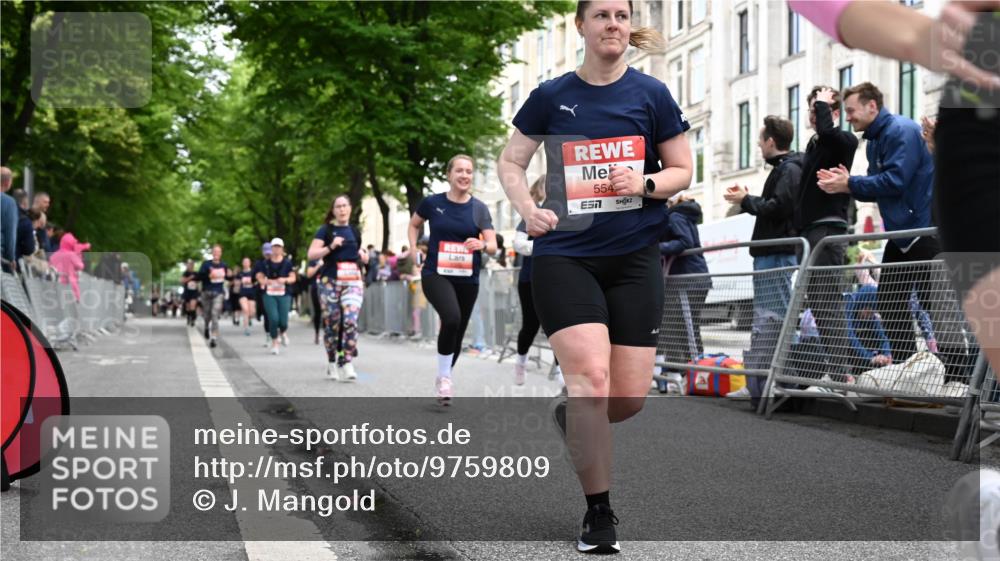 14.06.2026 - REWE Women's Run J. Mangold http://msf.ph/oto/9759809 14.06.2026 11:02:22 Ziel 5133, 5179, 5260, 5372, 5373, 5428, 5521, 5540, 5644, 5650, 5704, 5802, 5814, 5935 meine-sportfotos.de