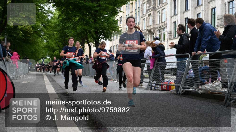 14.06.2026 - REWE Women's Run J. Mangold http://msf.ph/oto/9759882 14.06.2026 11:02:31 Ziel 5243, 5373, 5482, 5503, 5528, 5529, 5530, 5567, 5572, 5650, 5814, 5991, 6006 meine-sportfotos.de