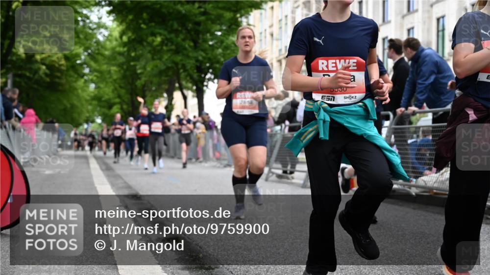14.06.2026 - REWE Women's Run J. Mangold http://msf.ph/oto/9759900 14.06.2026 11:02:33 Ziel 5243, 5247, 5482, 5503, 5528, 5529, 5530, 5567, 5572, 5688, 5991, 6006 meine-sportfotos.de