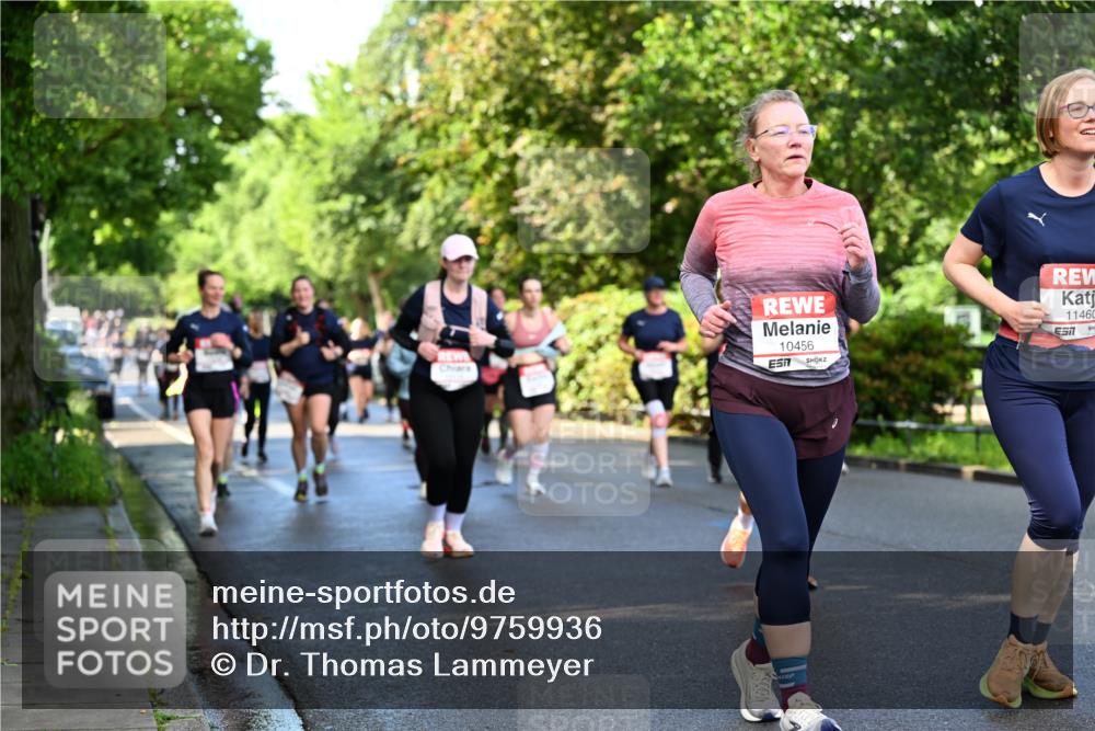 14.06.2026 - REWE Women's Run Dr. Thomas Lammeyer http://msf.ph/oto/9759936 14.06.2026 09:24:38 Laufen 10456, 7, 11460, 7 meine-sportfotos.de