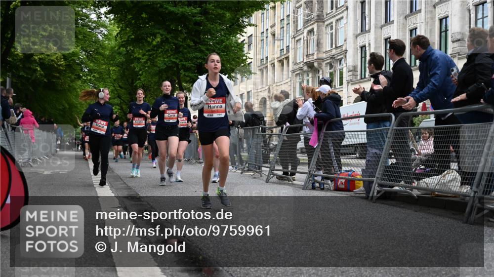 14.06.2026 - REWE Women's Run J. Mangold http://msf.ph/oto/9759961 14.06.2026 11:02:45 Ziel 5058, 5077, 5161, 5285, 5358, 5525, 5578, 5657, 5742, 5798, 5838, 5867 meine-sportfotos.de