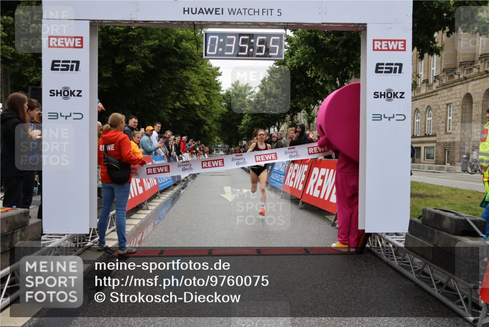 14.06.2026 - REWE Women's Run Strokosch-Dieckow http://msf.ph/oto/9760075 14.06.2026 09:36:18 Ziel 10051 meine-sportfotos.de