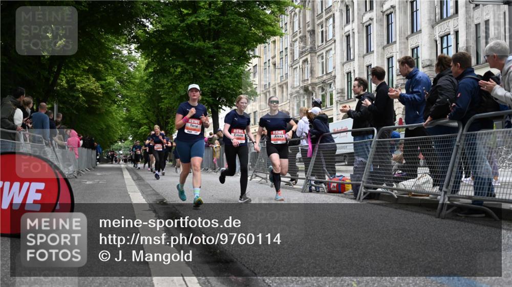 14.06.2026 - REWE Women's Run J. Mangold http://msf.ph/oto/9760114 14.06.2026 11:03:06 Ziel 5292, 5293, 5345, 5356, 5367, 5566, 5623, 5835, 5866, 5988 meine-sportfotos.de