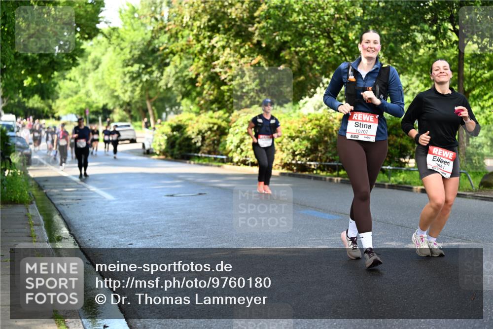 14.06.2026 - REWE Women's Run Dr. Thomas Lammeyer http://msf.ph/oto/9760180 14.06.2026 09:25:02 Laufen 10707, 7, 51 meine-sportfotos.de