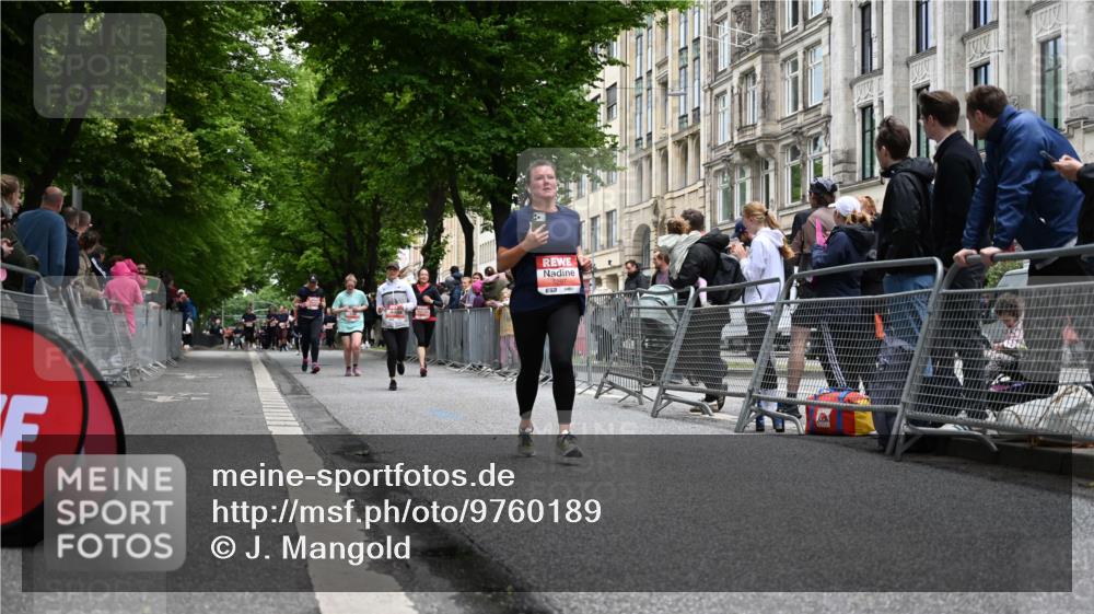 14.06.2026 - REWE Women's Run J. Mangold http://msf.ph/oto/9760189 14.06.2026 11:03:22 Ziel 5137, 5297, 5660, 5823 meine-sportfotos.de