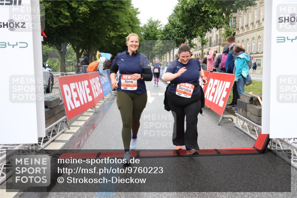 14.06.2026 - REWE Women's Run Strokosch-Dieckow http://msf.ph/oto/9760223 14.06.2026 11:16:47 Ziel 5269, 5636 meine-sportfotos.de