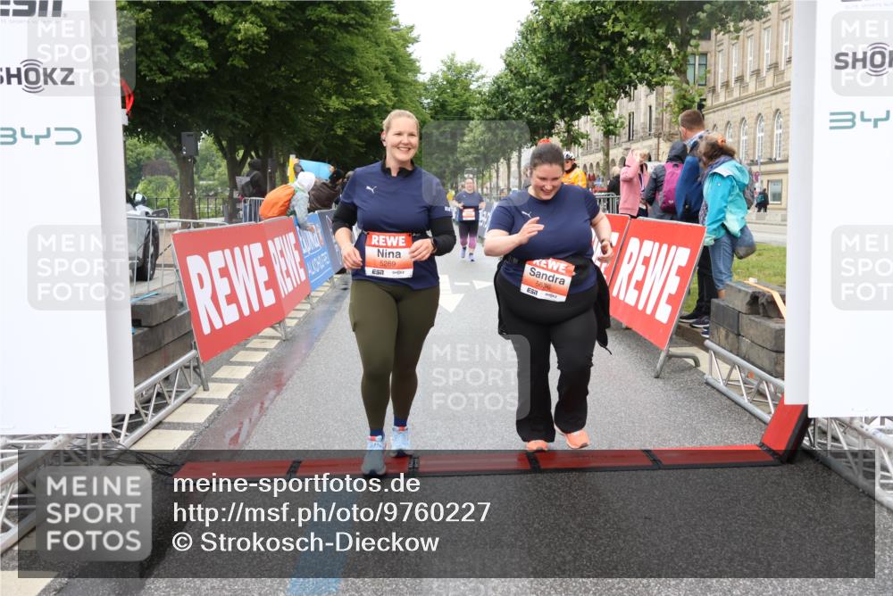 14.06.2026 - REWE Women's Run Strokosch-Dieckow http://msf.ph/oto/9760227 14.06.2026 11:16:46 Ziel 5269, 5636 meine-sportfotos.de