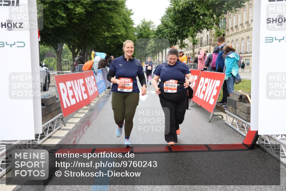 14.06.2026 - REWE Women's Run Strokosch-Dieckow http://msf.ph/oto/9760243 14.06.2026 11:16:46 Ziel 5269, 5636 meine-sportfotos.de