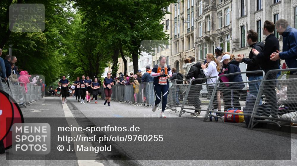 14.06.2026 - REWE Women's Run J. Mangold http://msf.ph/oto/9760255 14.06.2026 11:03:34 Ziel 5195, 5204, 5951 meine-sportfotos.de